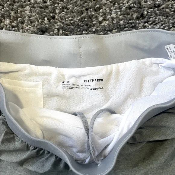 Under armour shorts - Picture 2 of 2